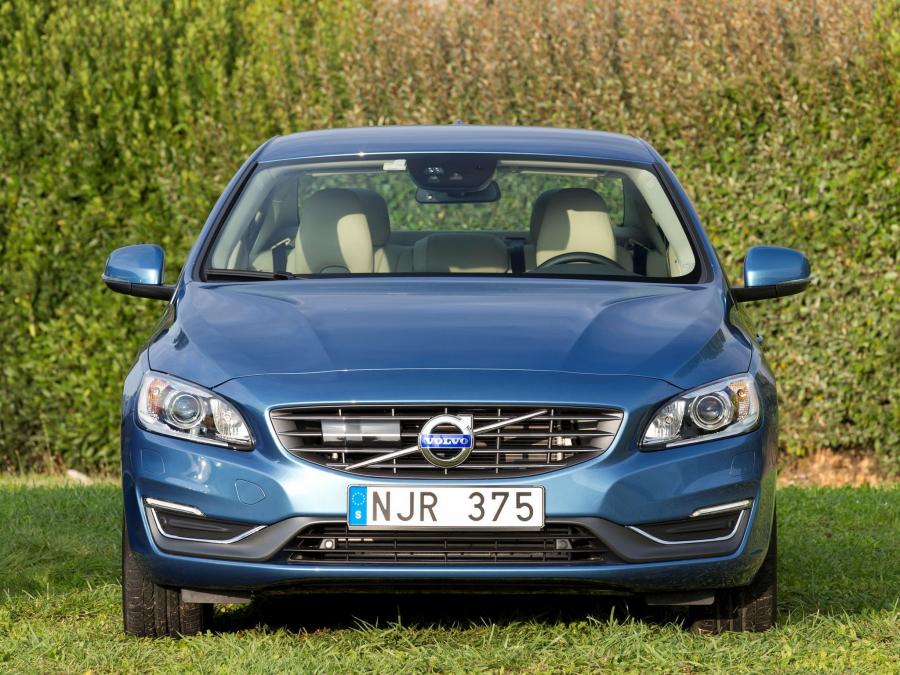  Volvo S60 T6 2013 года  (фото 9 из 17)